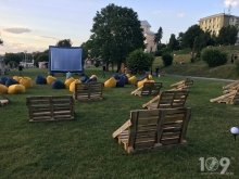 ����� Outside Cinema, ��������, ��������� �������������� �����